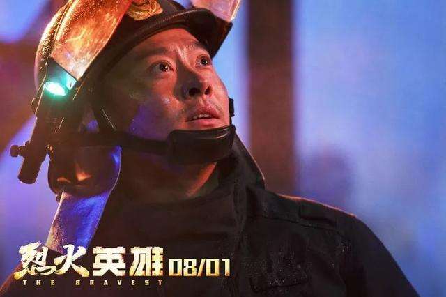6596